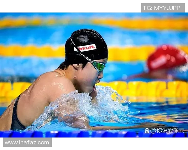 镜头捕捉:总决赛赛场小动作引发热议